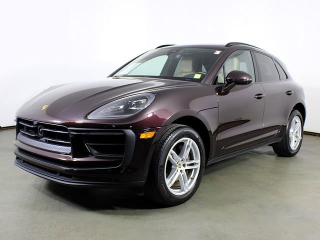 Certified 2023 Porsche Macan AWD/4WD image 1