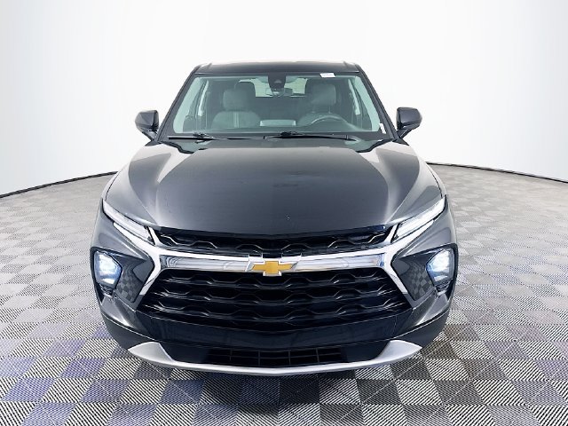 Used 2024 Chevrolet Blazer LT FWD image 2
