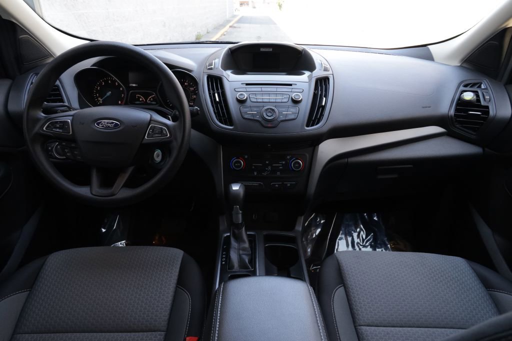 Used 2017 Ford Escape SE AWD/4WD image 25