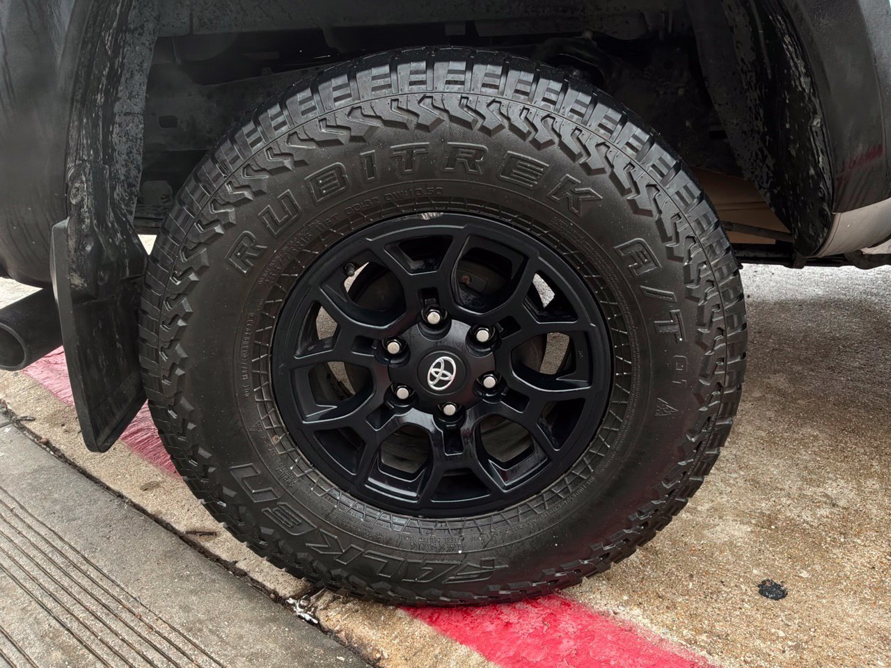 Used 2021 Toyota Tacoma SR5 RWD image 9