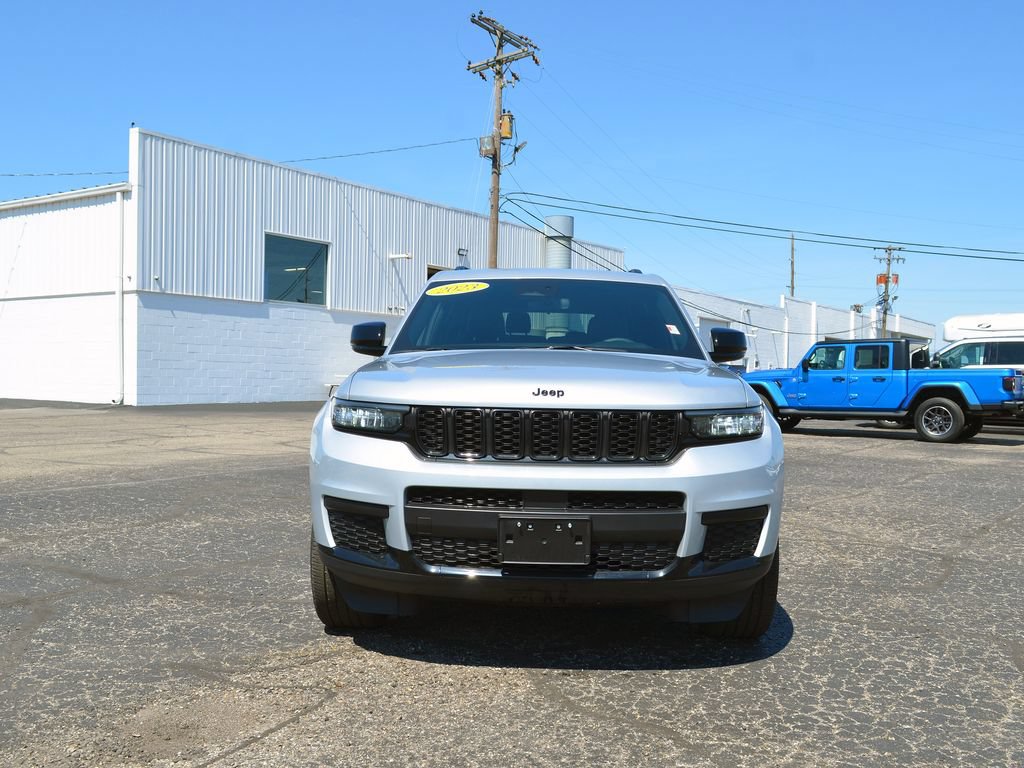 Used 2023 Jeep Grand Cherokee L Laredo AWD/4WD image 12
