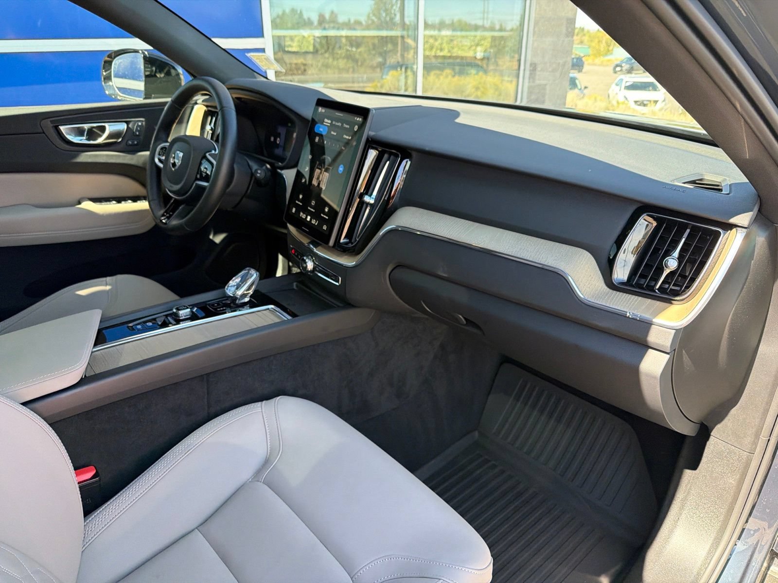 Certified 2026 Volvo XC60 B5 Plus AWD/4WD image 28