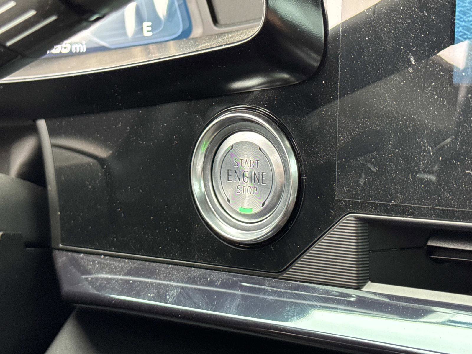 Used 2024 Chevrolet Corvette Stingray Preferred Cpe w/ Stealth Interior Trim Package image 19