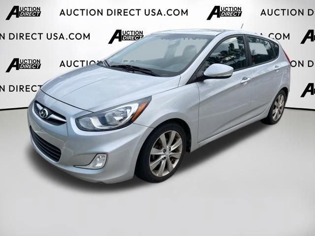 Used 2013 Hyundai Accent SE image 1