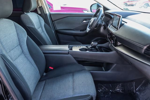 Used 2022 Nissan Rogue SV image 18