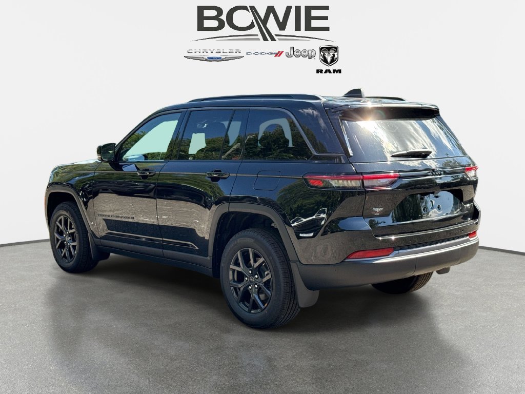 New 2027 Jeep Grand Cherokee Altitude AWD/4WD image 4