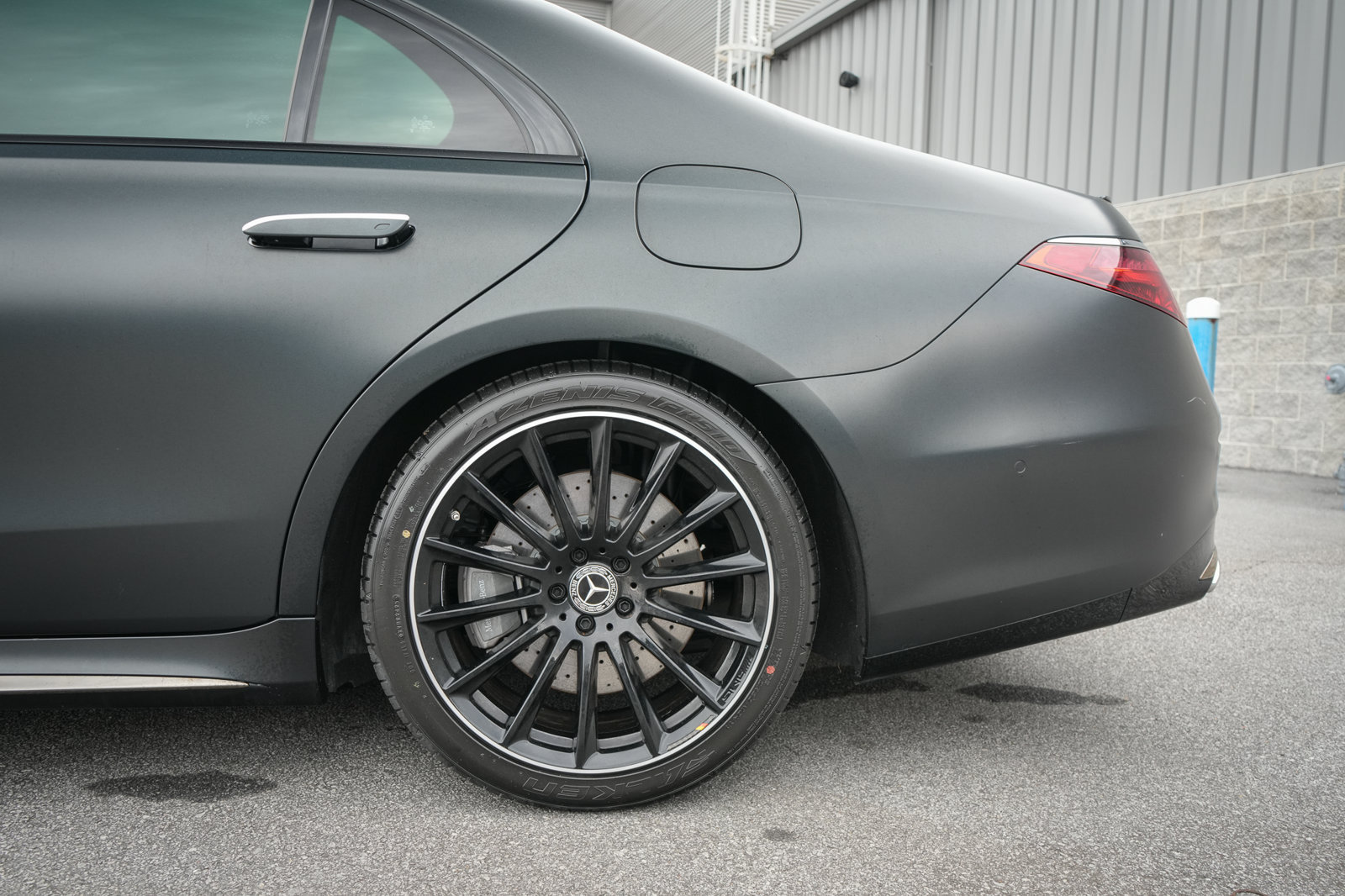 Used 2023 Mercedes-Benz S 580e 4MATIC Sedan w/ AMG Line image 14