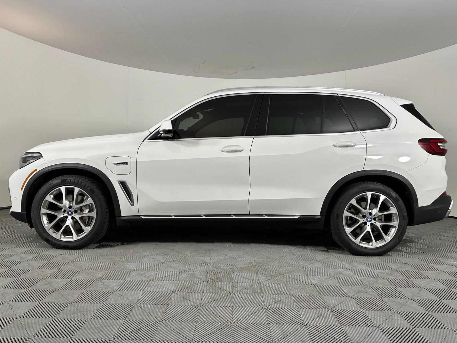 Used 2023 BMW X5 xDrive45e AWD/4WD image 17