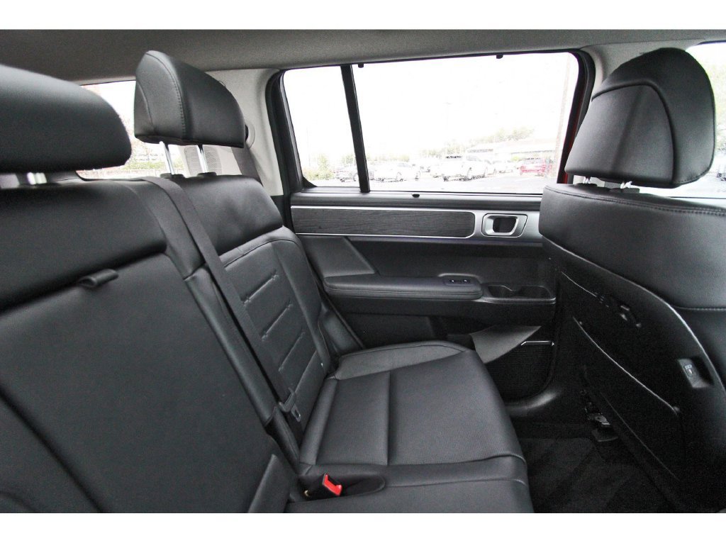 Used 2025 Hyundai Santa Fe Limited AWD/4WD image 13