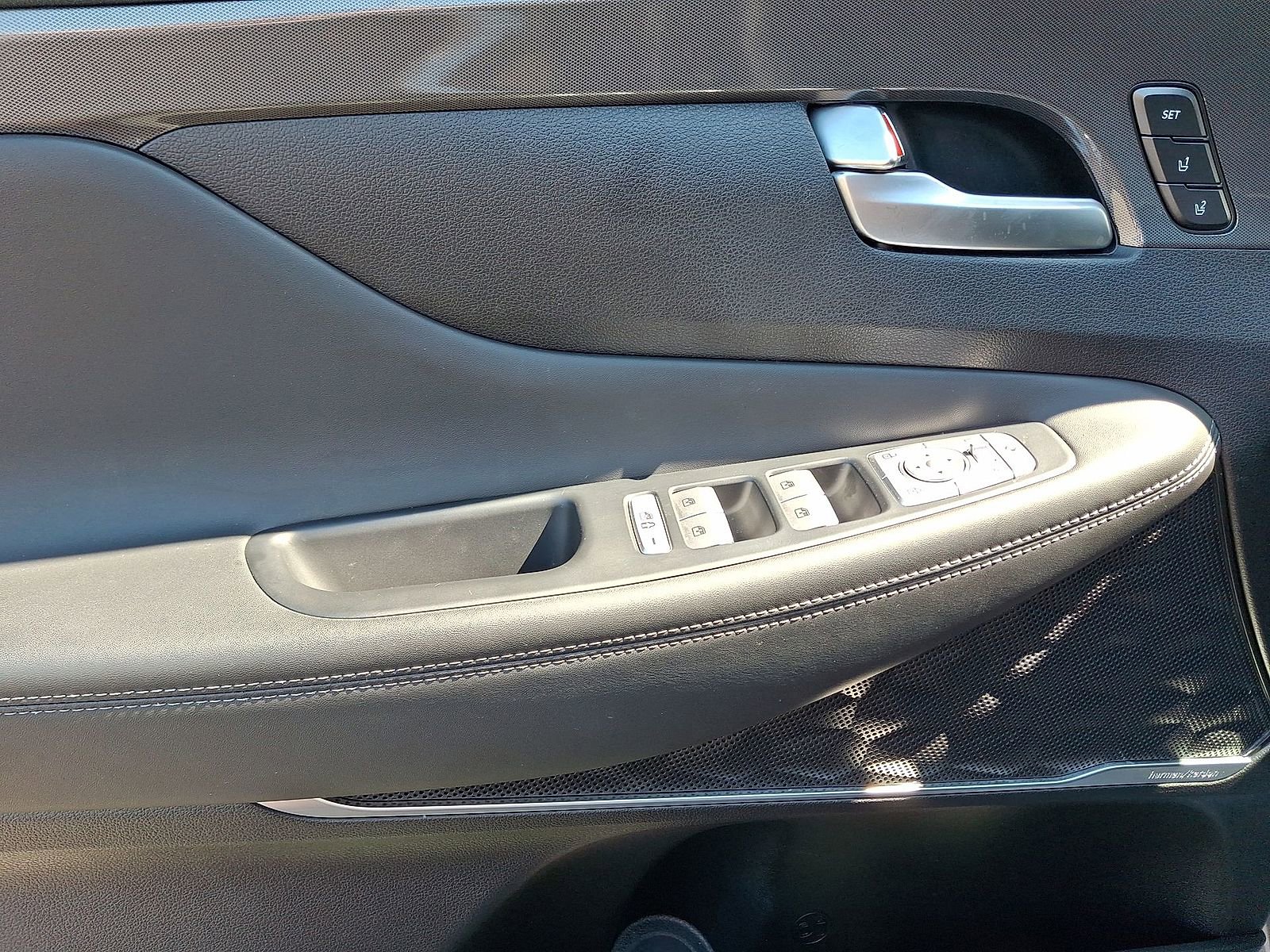 Used 2022 Hyundai Santa Fe Calligraphy image 16