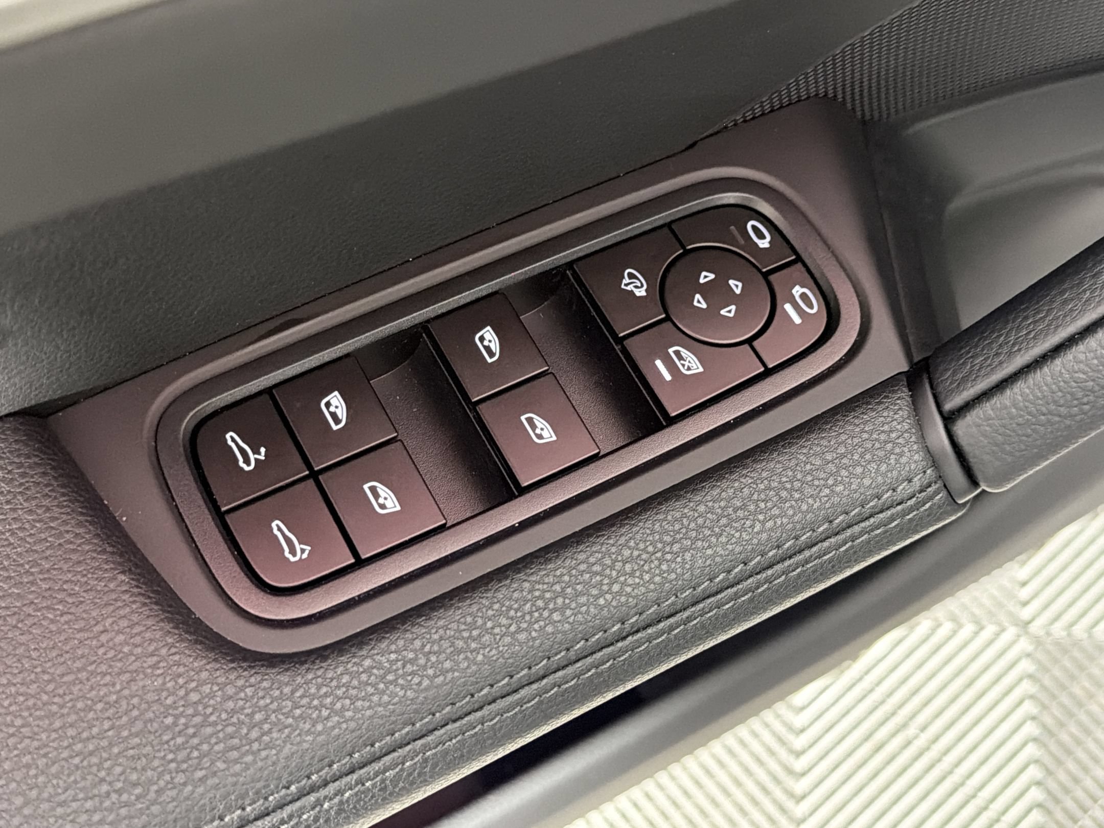 Certified 2026 Porsche Cayenne AWD/4WD image 13
