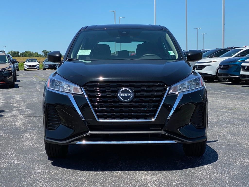 New 2025 Nissan Kicks Play S image 9