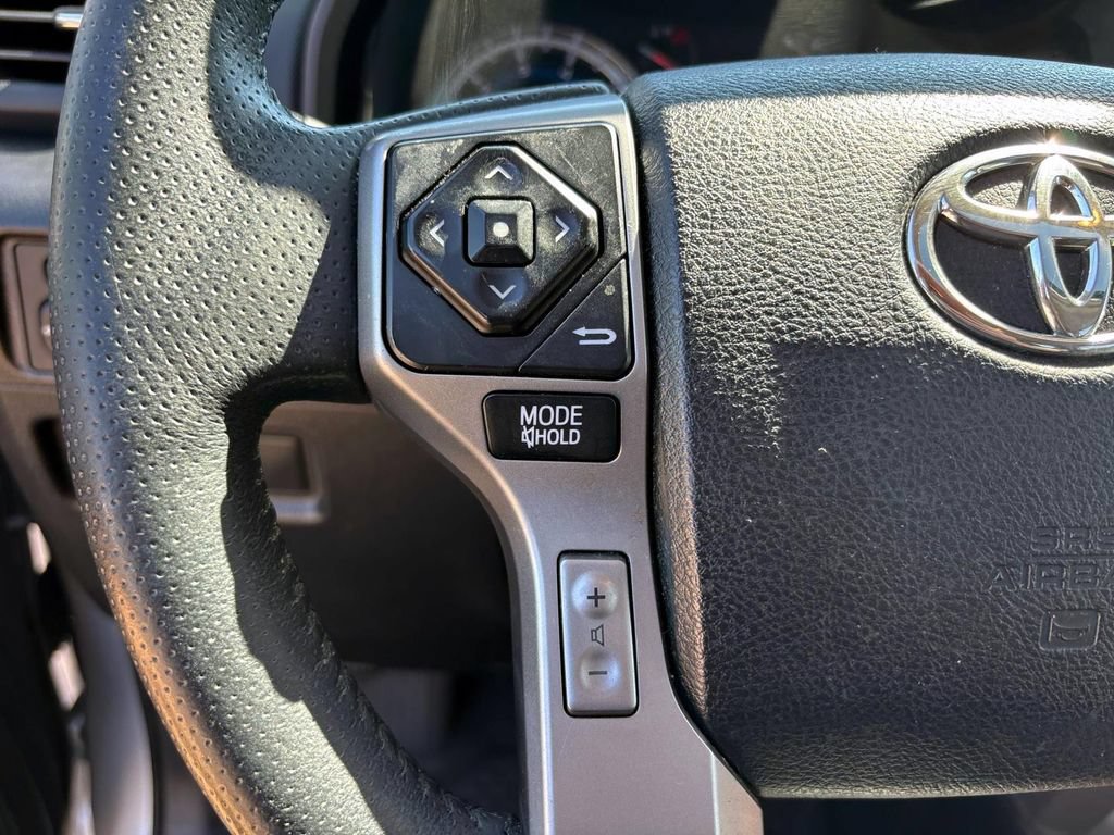 Used 2018 Toyota 4Runner SR5 Premium AWD/4WD image 17