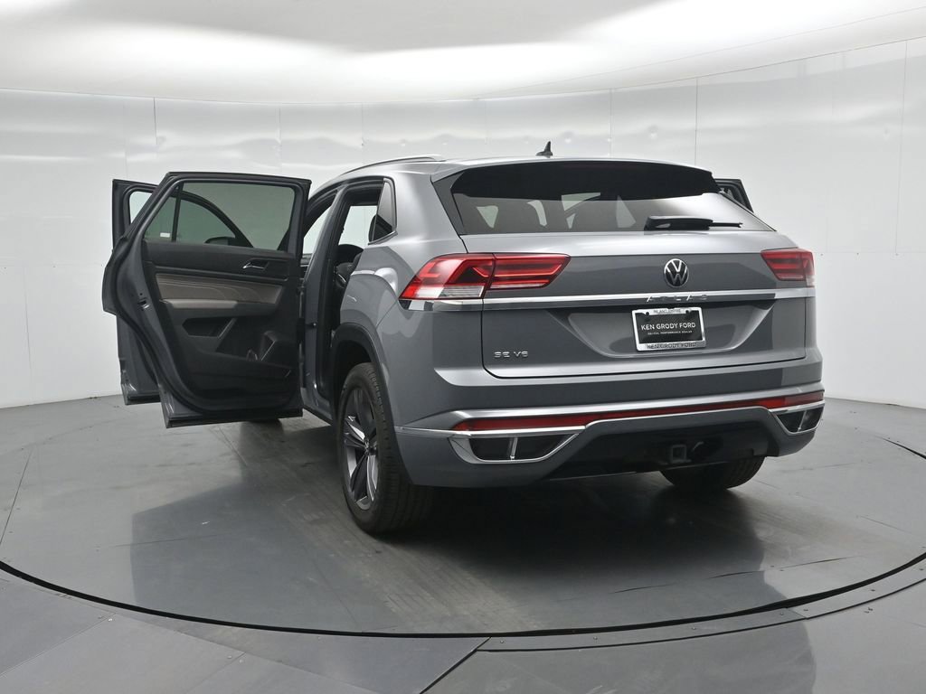Used 2021 Volkswagen Atlas Cross Sport SE image 32