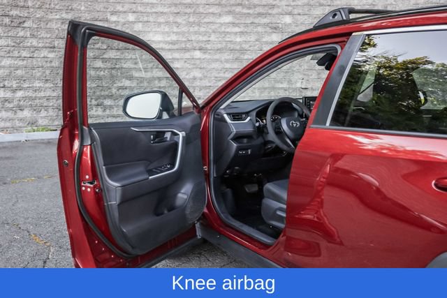 Used 2020 Toyota RAV4 LE w/ All Weather Liner Package AWD/4WD image 28