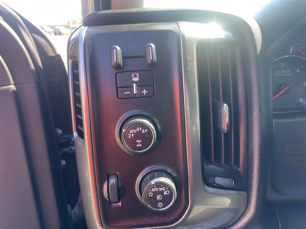 Used 2018 Chevrolet Silverado 1500 LT w/ Texas Edition image 23