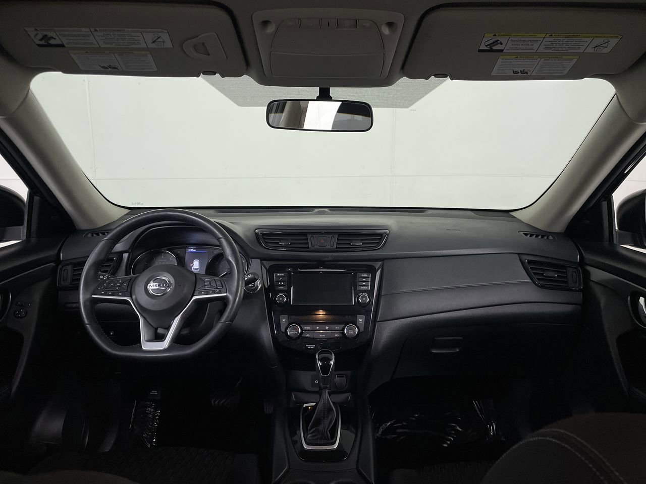 Used 2018 Nissan Rogue SV FWD image 25