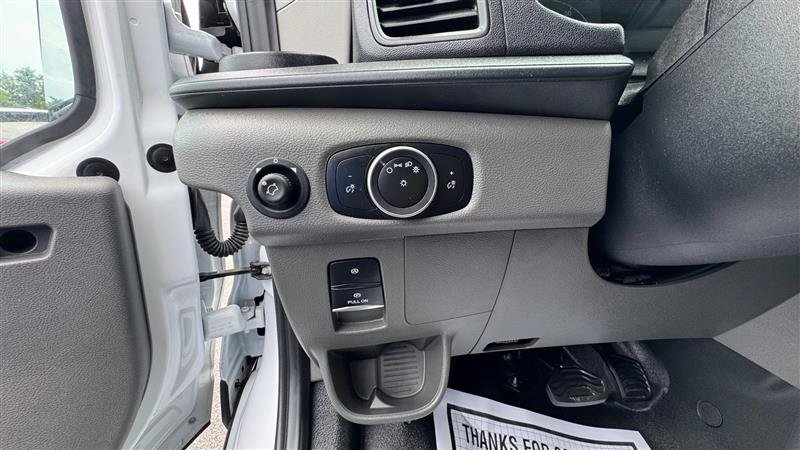 Used 2023 Ford E-Transit Medium Roof RWD image 33