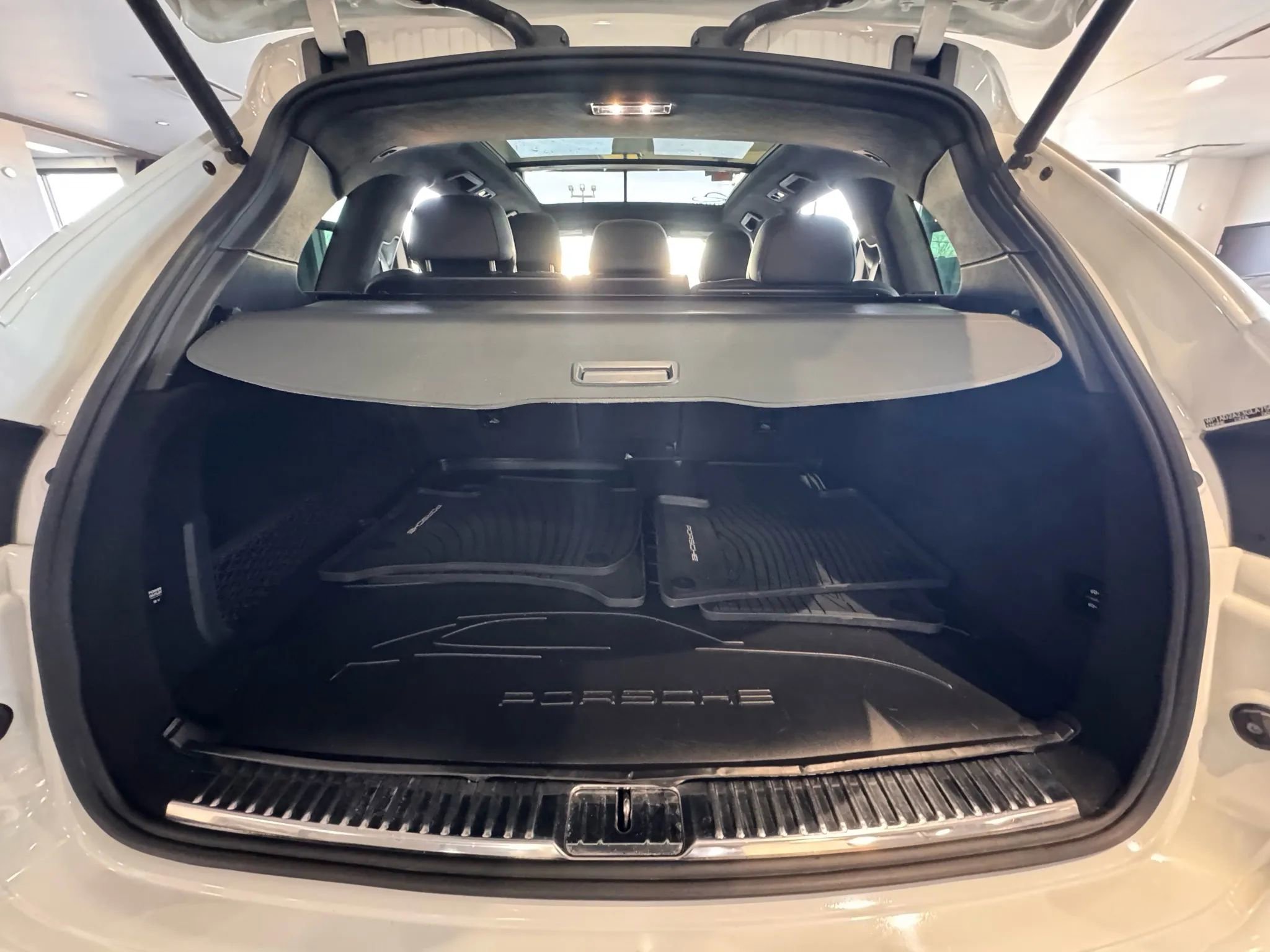 Used 2016 Porsche Cayenne GTS image 21