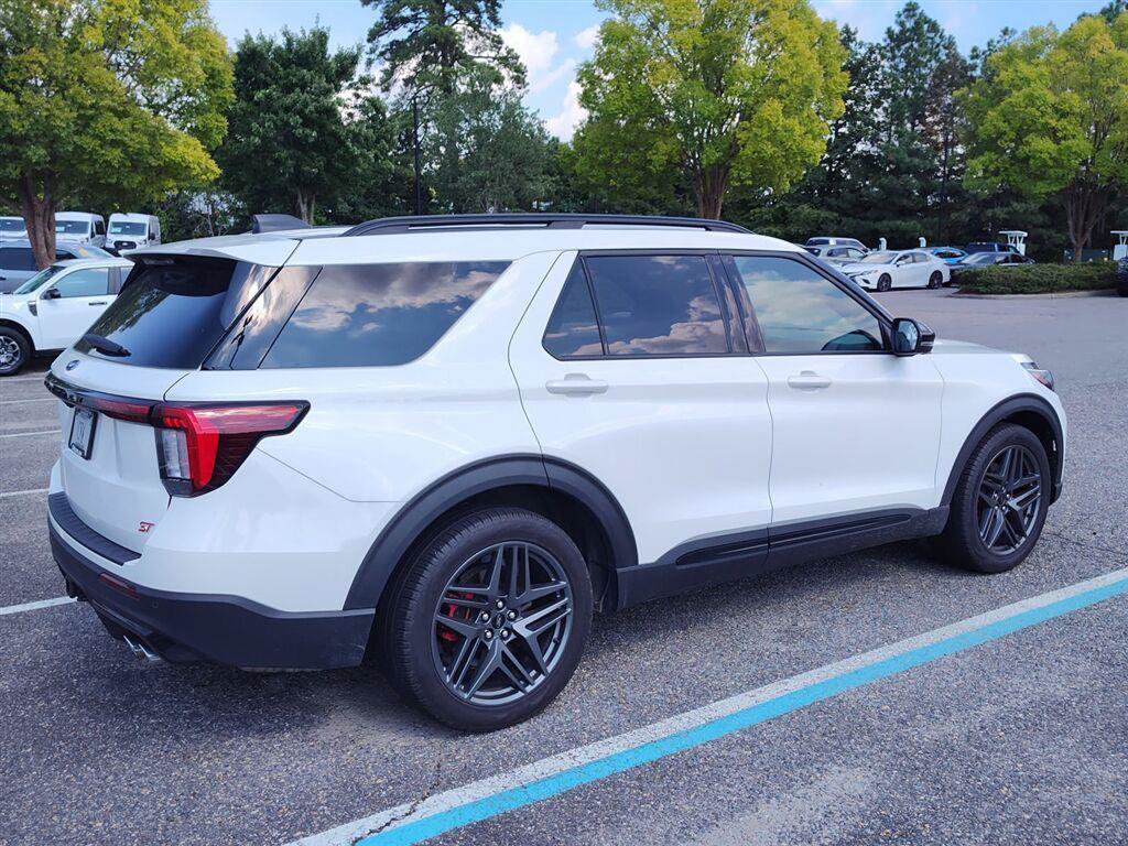 Used 2025 Ford Explorer ST w/ Sun And Sound Package AWD/4WD image 3