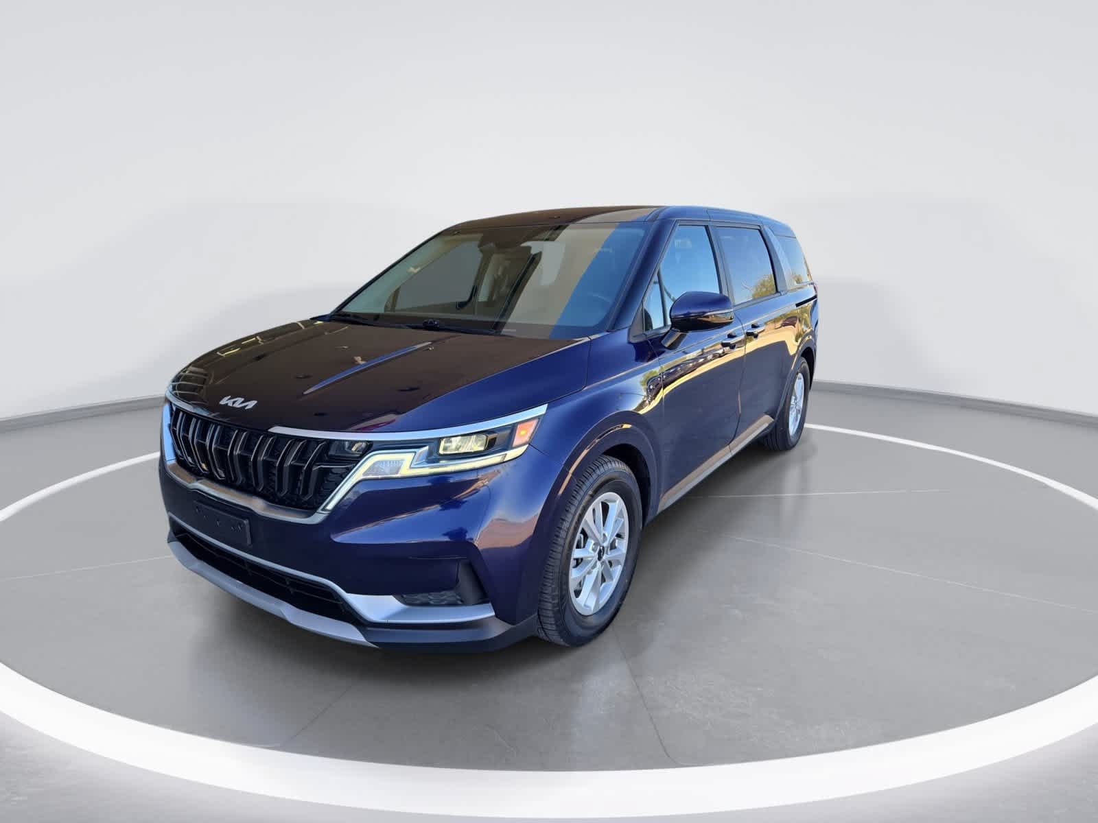Used 2022 Kia Carnival LX FWD image 4