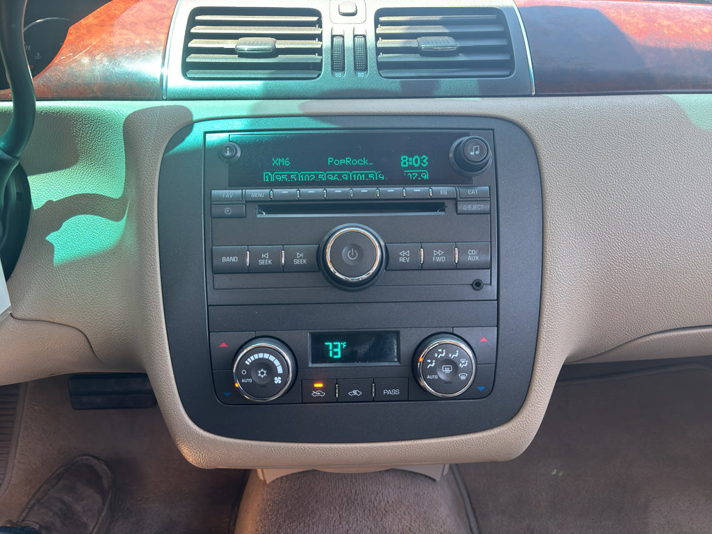 Used 2008 Buick Lucerne CXL w/ Driver Confidence Package FWD image 19