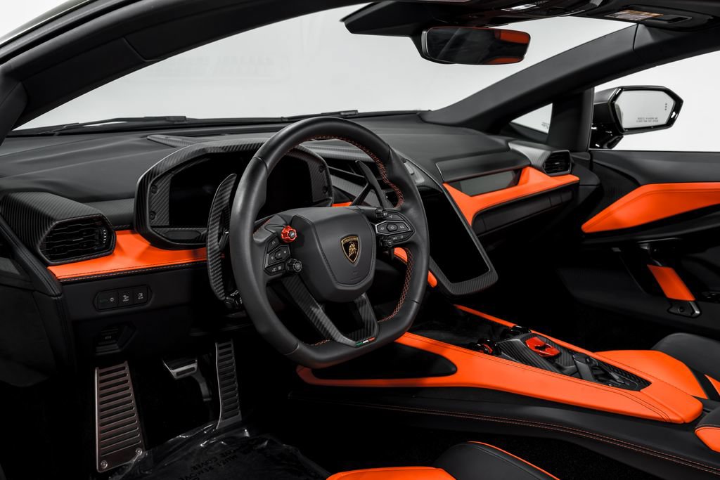 Used 2024 Lamborghini Revuelto AWD/4WD image 11