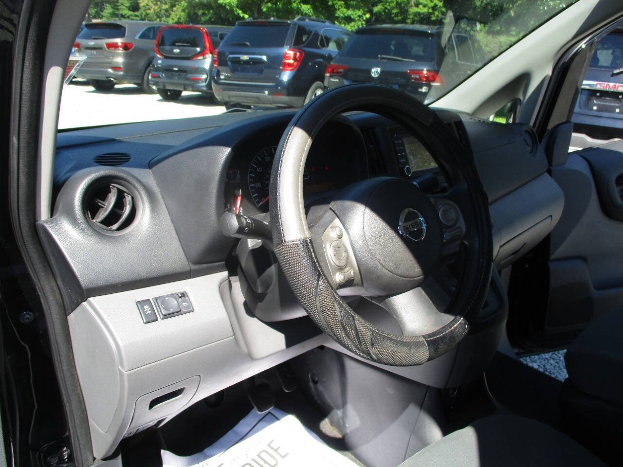 Used 2014 Nissan NV200 SV w/ Technology Package FWD image 20
