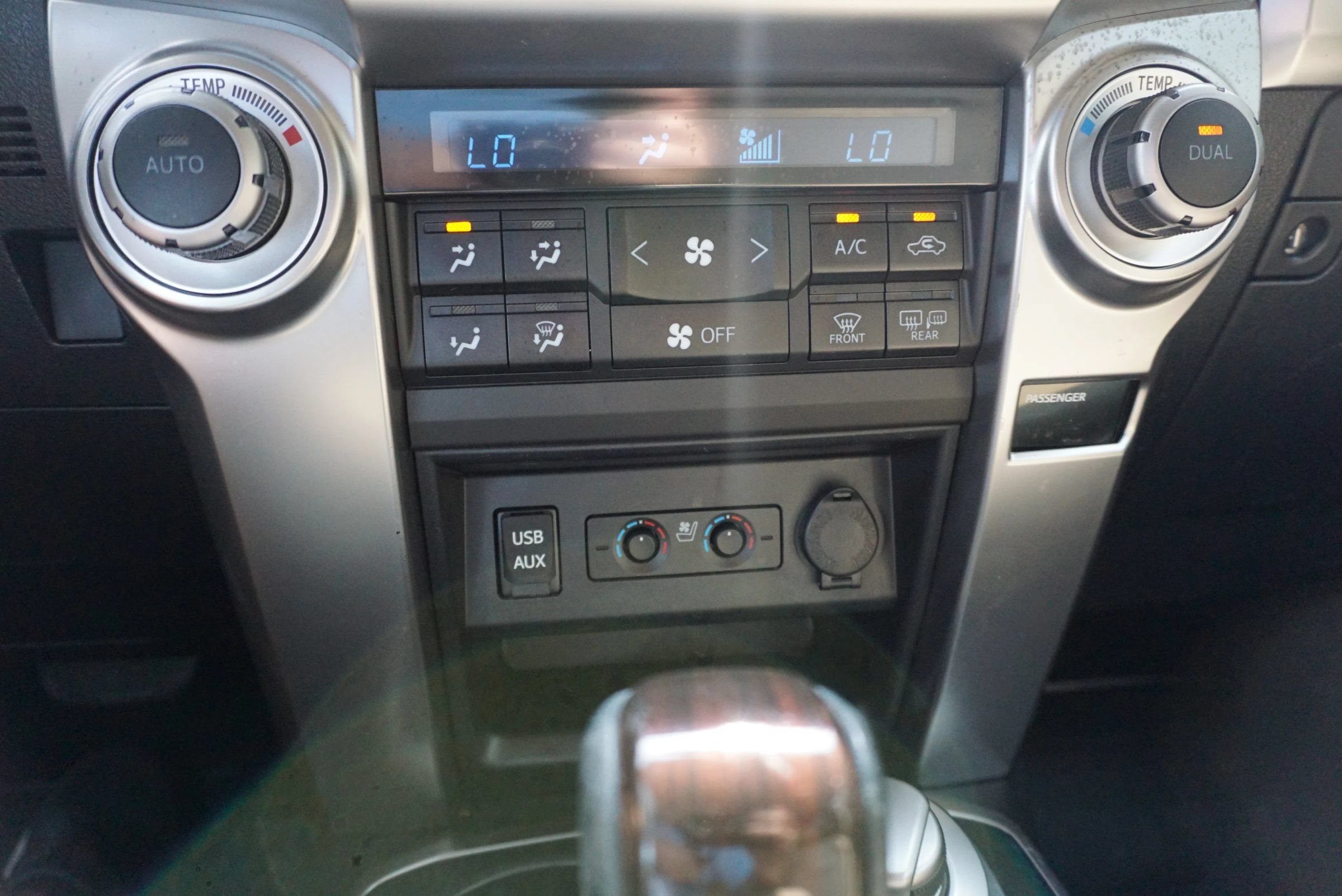 Used 2016 Toyota 4Runner Limited AWD/4WD image 34