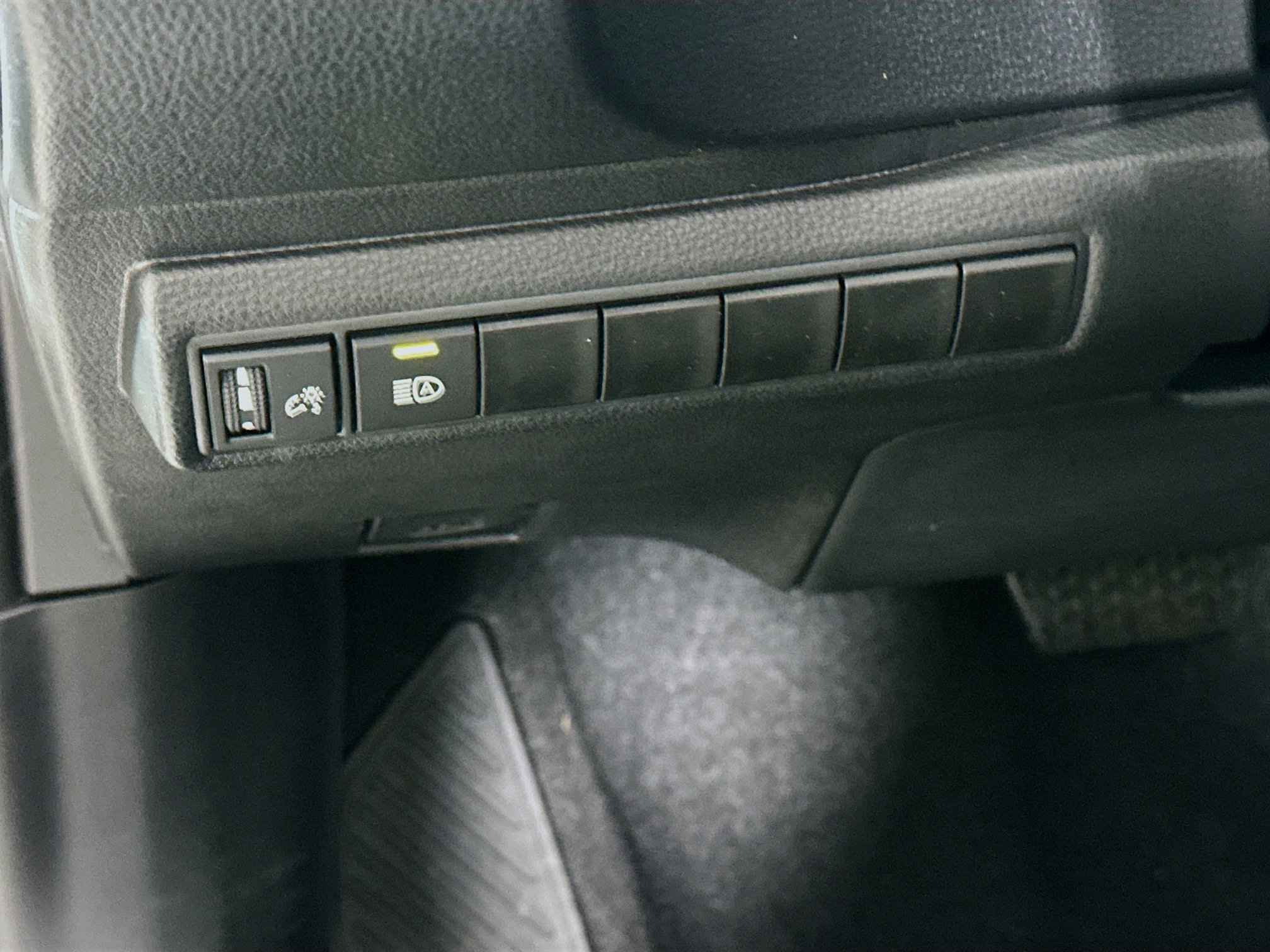 Used 2026 Toyota Corolla LE image 17