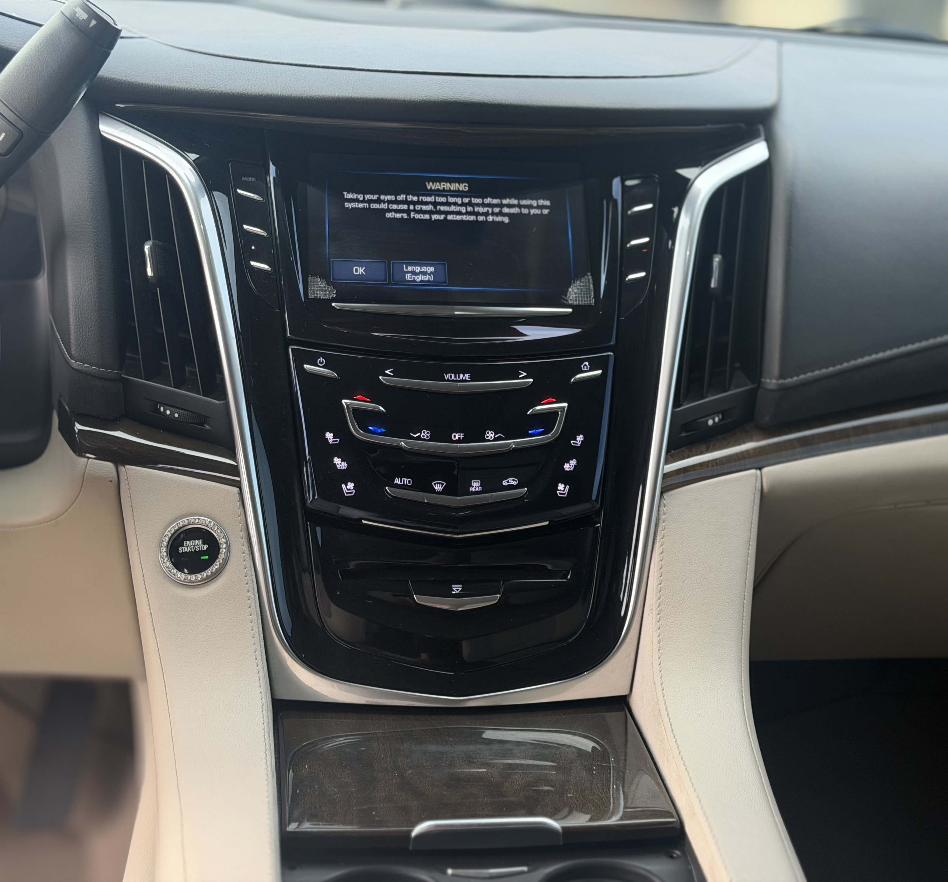 Used 2020 Cadillac Escalade ESV Luxury AWD/4WD image 32