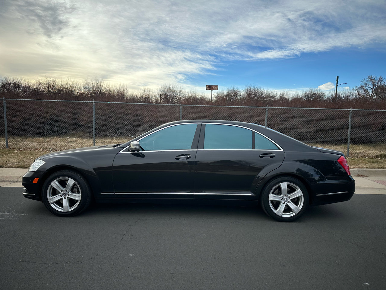 Used 2011 Mercedes-Benz S 550 4MATIC image 2