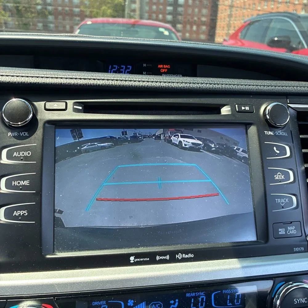 Used 2018 Toyota Highlander XLE AWD/4WD image 29