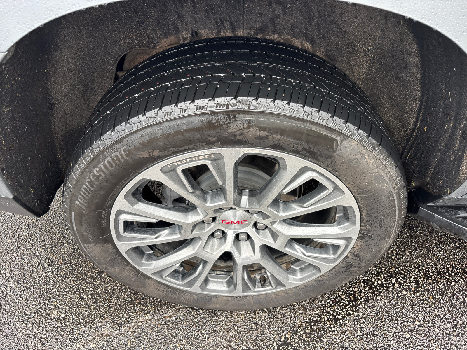 Used 2025 GMC Yukon Denali w/ LPO, Floor Liner Package AWD/4WD image 10