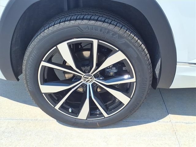 Certified 2026 Volkswagen Atlas SEL Premium R-Line AWD/4WD image 5
