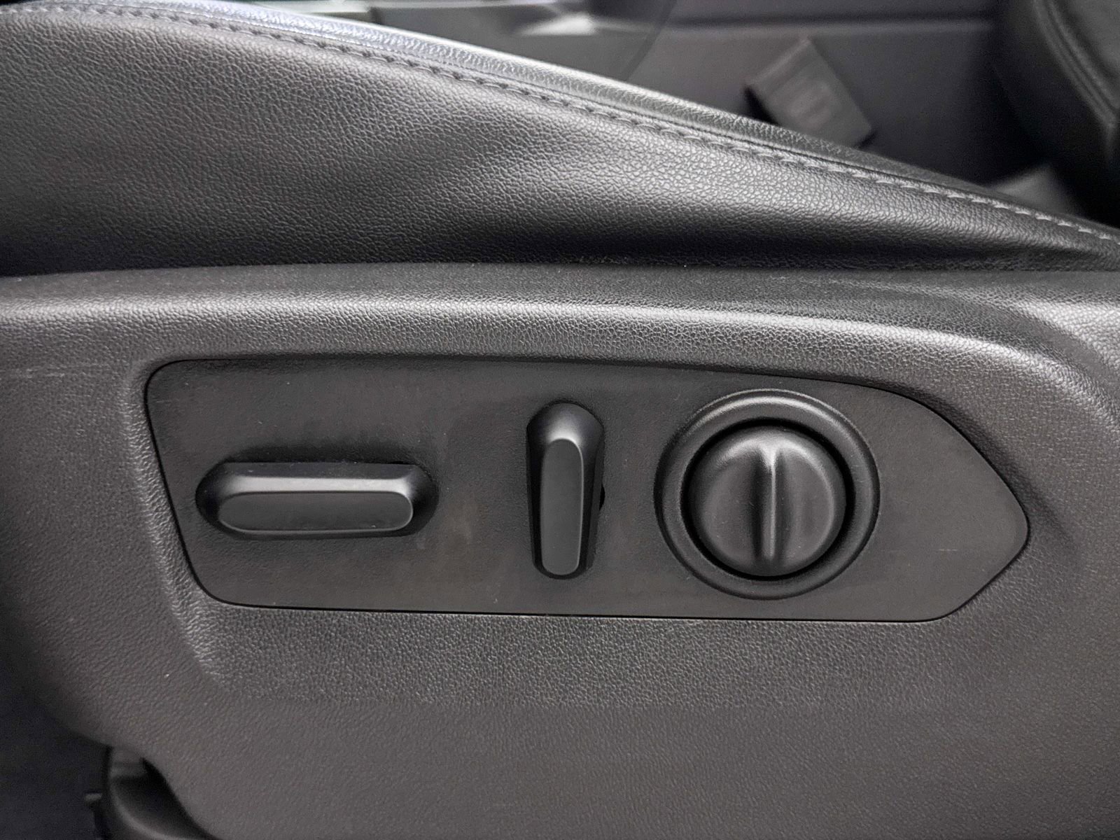 Used 2019 GMC Sierra 1500 SLT w/ SLT Premium Plus Package image 26