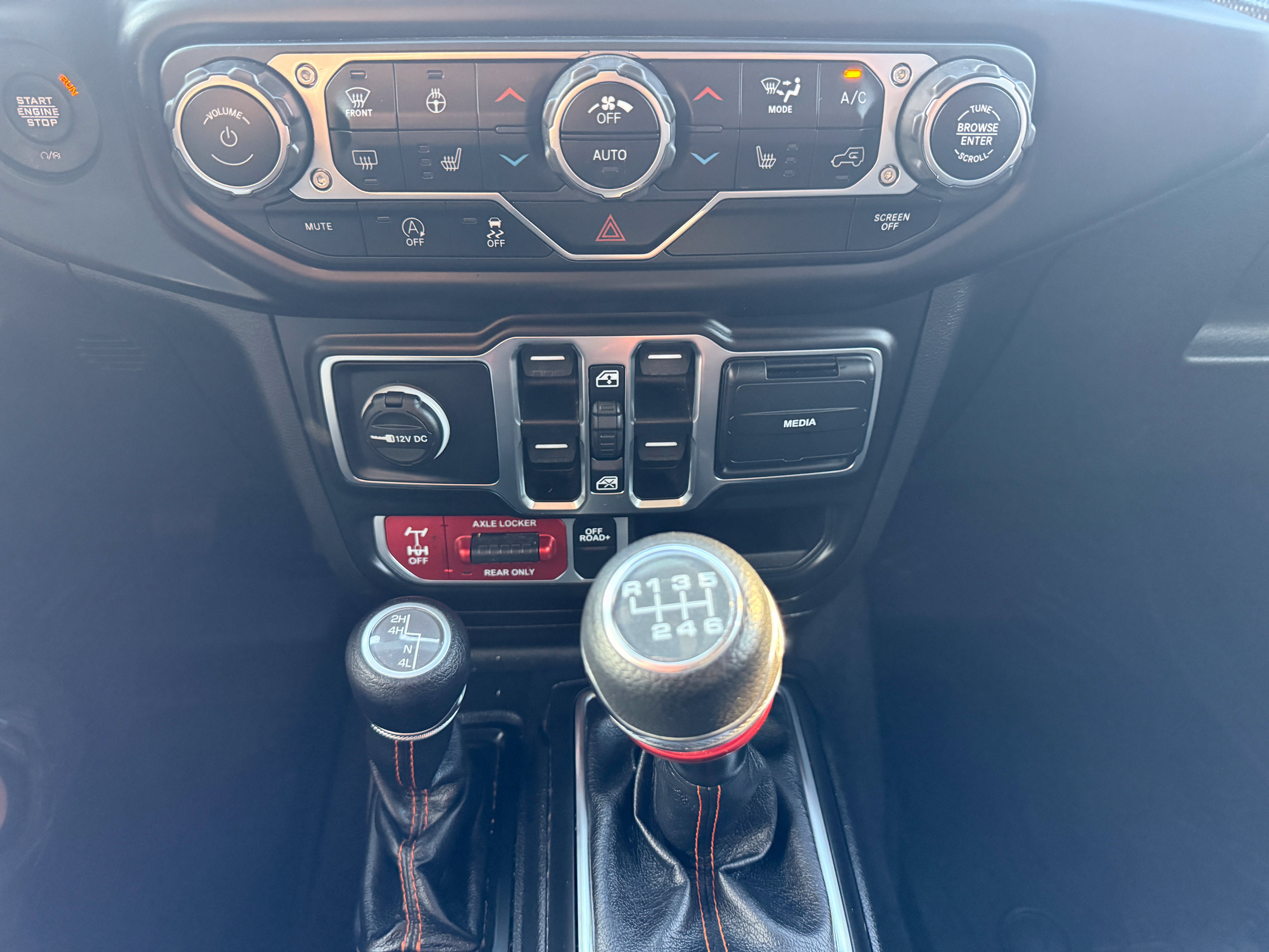 Used 2021 Jeep Gladiator Mojave w/ Cold Weather Group AWD/4WD image 9