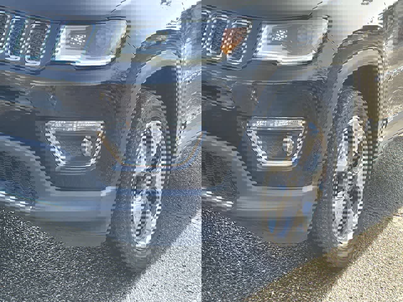 Used 2018 Jeep Compass Limited w/ Navigation Group image 38