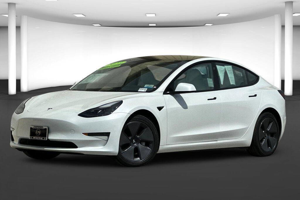 Used 2023 Tesla Model 3 Standard Range video 2