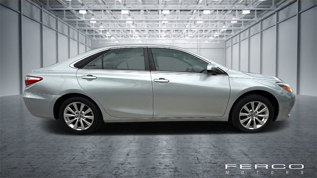 Used 2017 Toyota Camry XLE image 5