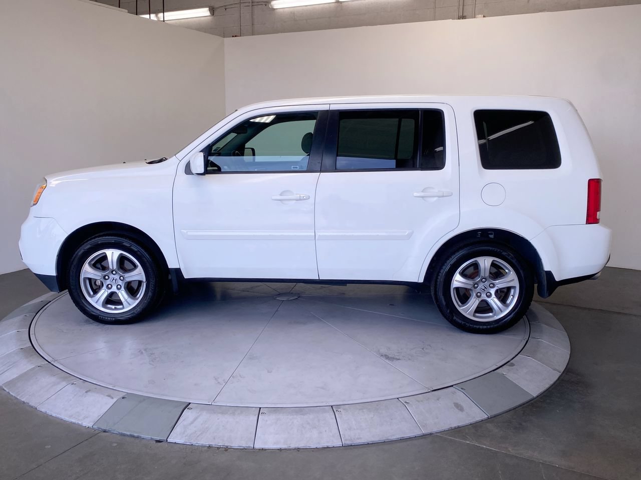 Used 2014 Honda Pilot EX-L image 2
