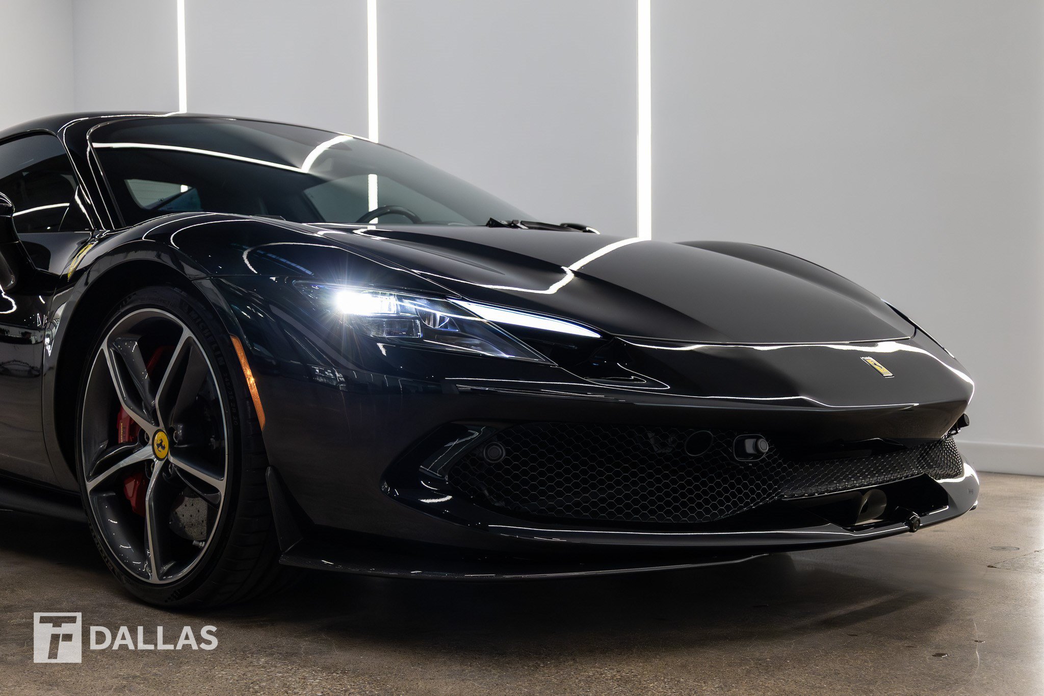 Used 2023 Ferrari 296 GTS RWD image 21