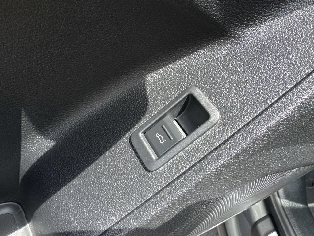 Used 2025 Audi Q3 2.0T Premium AWD/4WD image 31