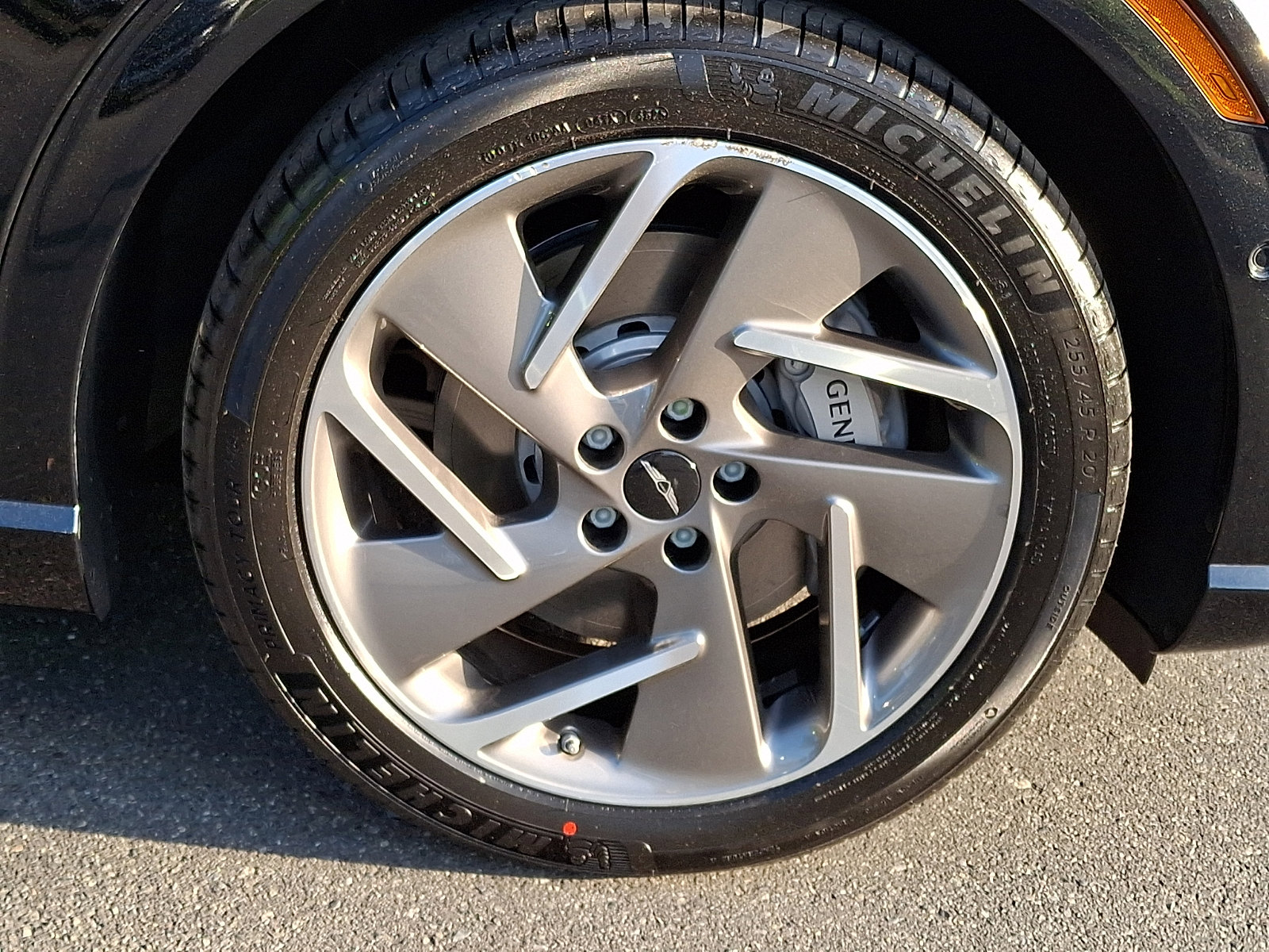 Certified 2026 Genesis GV60 Advance AWD/4WD image 8