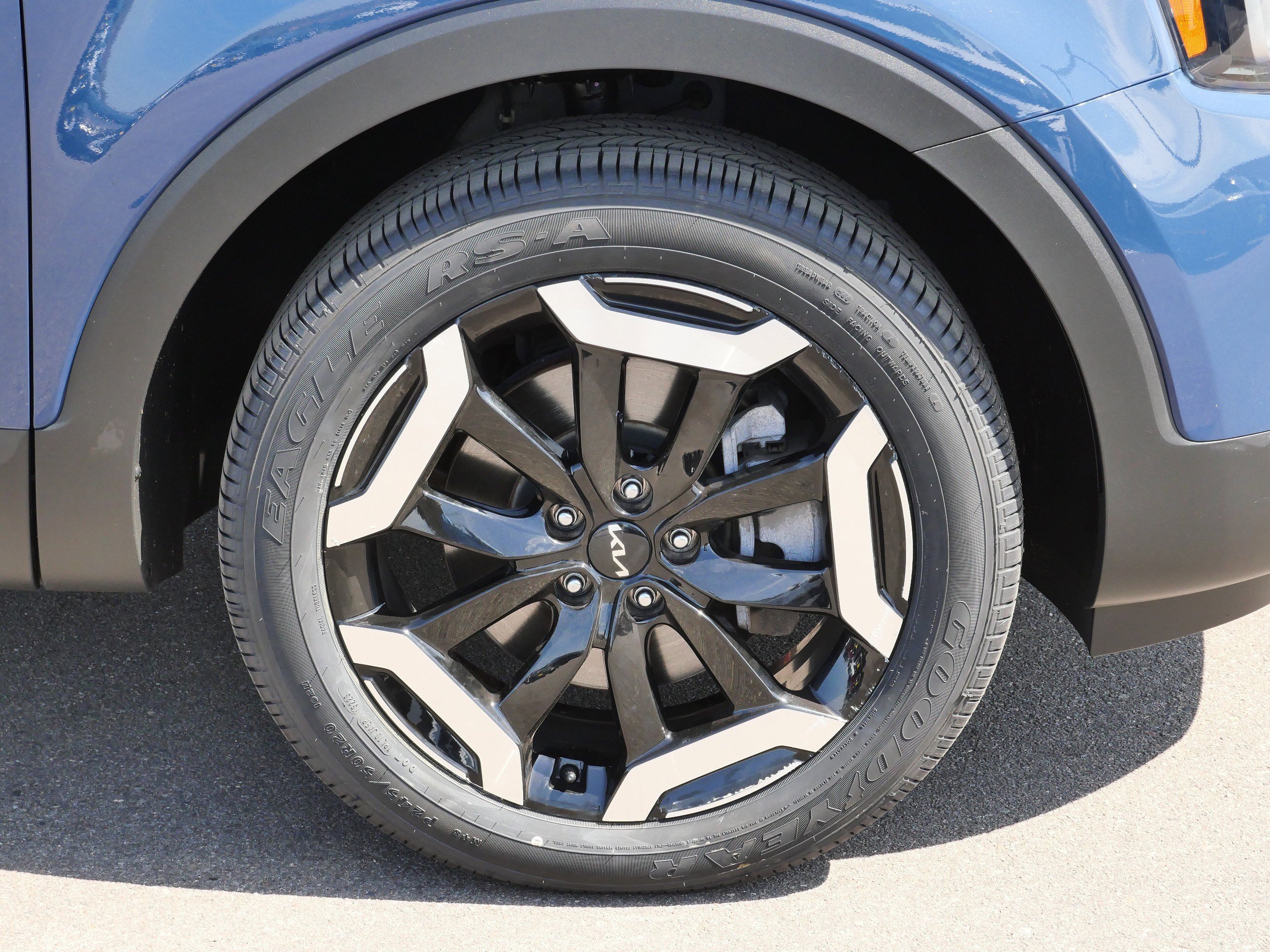 Used 2023 Kia Telluride S FWD image 15