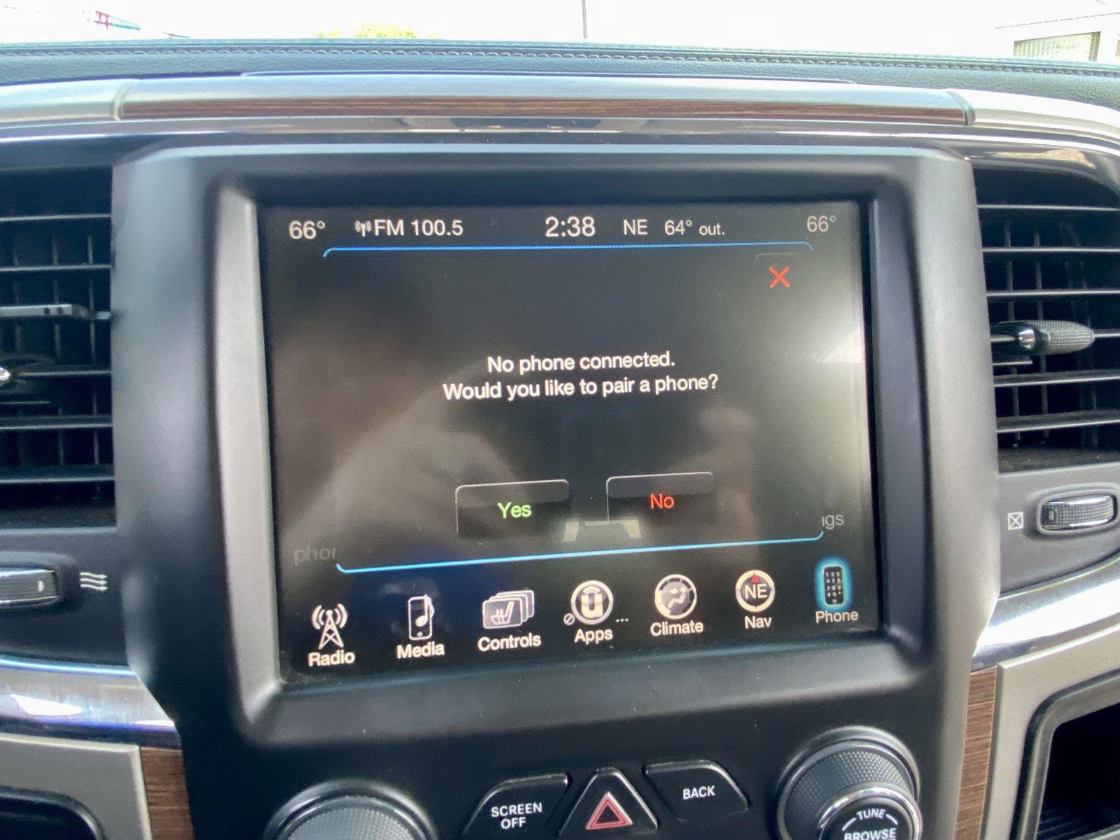 Used 2015 RAM 2500 Laramie w/ Convenience Group AWD/4WD image 43