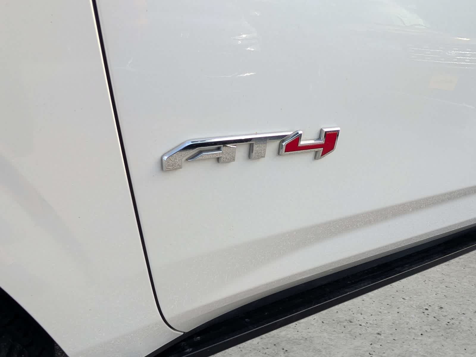 Used 2023 GMC Yukon XL AT4 w/ Technology Package AWD/4WD image 7