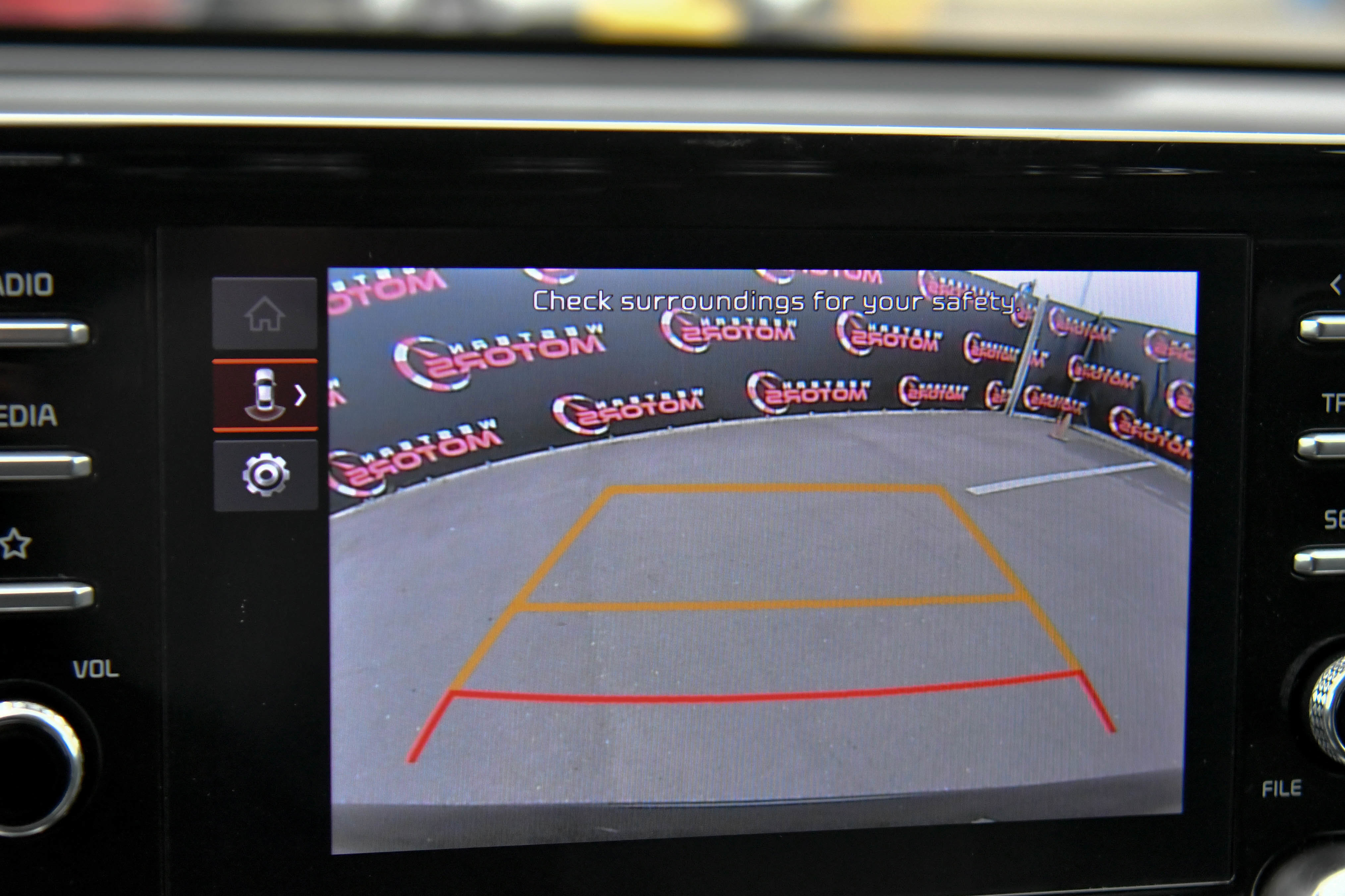 Used 2023 Kia Sorento LX image 18