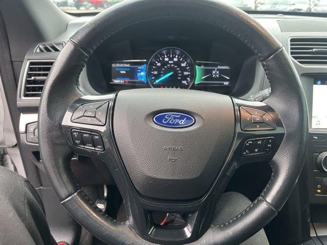 Used 2018 Ford Explorer XLT w/ Equipment Group 202A image 29