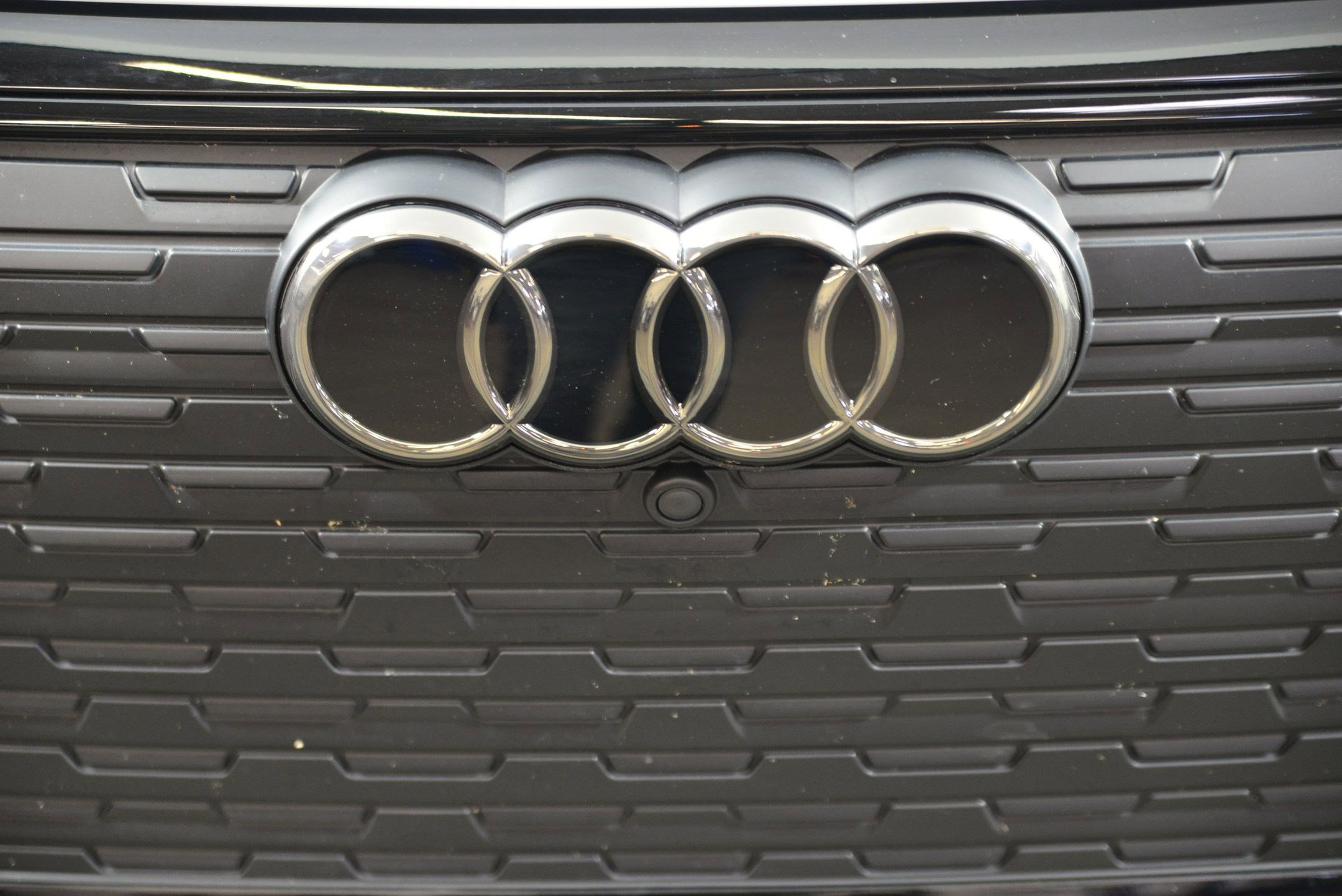 Certified 2025 Audi Q4 e-tron Premium w/ Convenience Package image 15